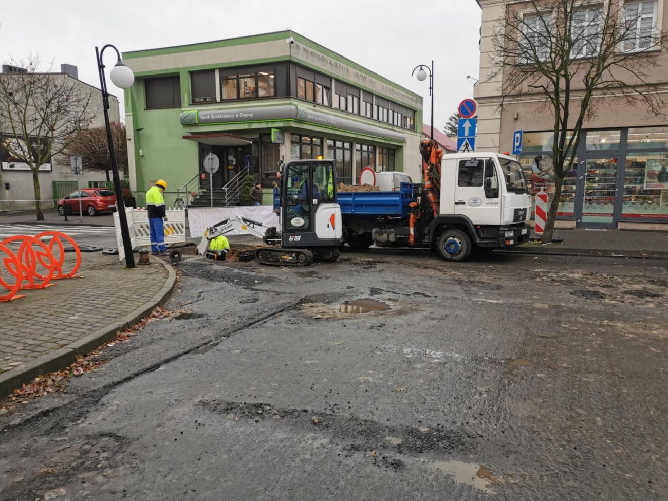 Kolejny tydzień prac na rynku. Co teraz robią?