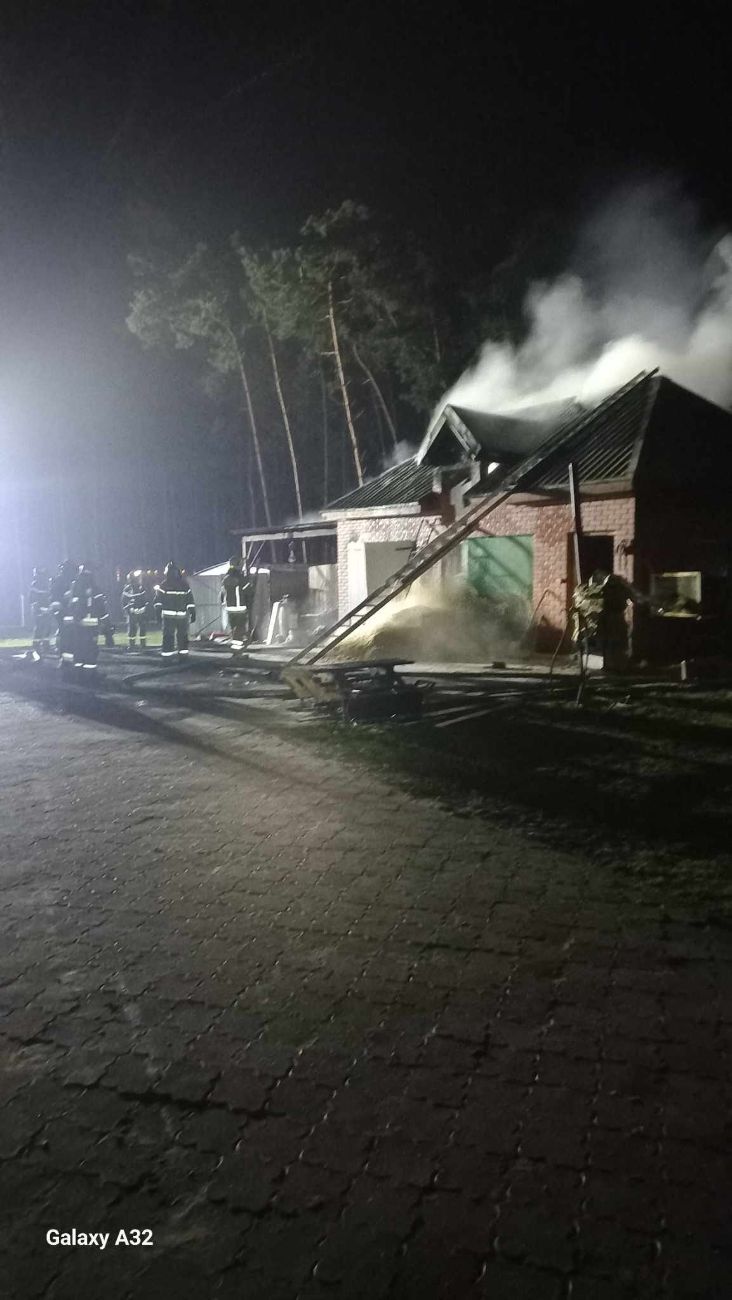 W nocy wybuchł pożar. Ponad 40 strażaków w akcji