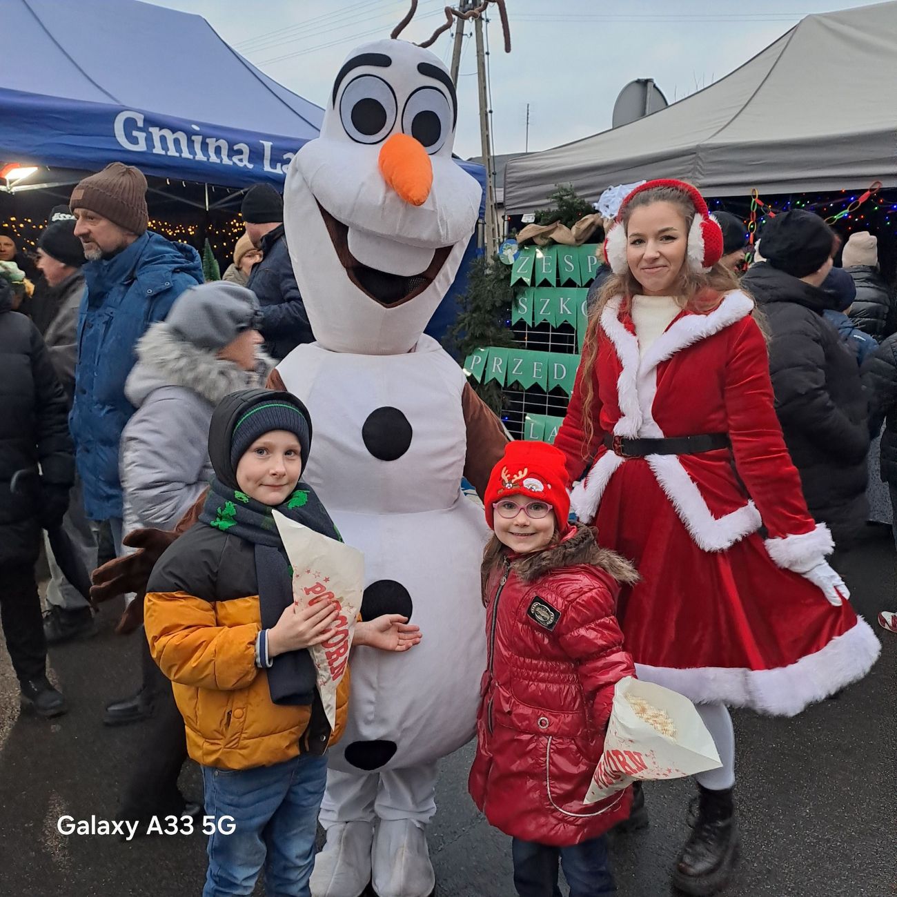 Fotorelacja z JARMARKU BOŻONARODZENIOWEGO na rynku w Lądku