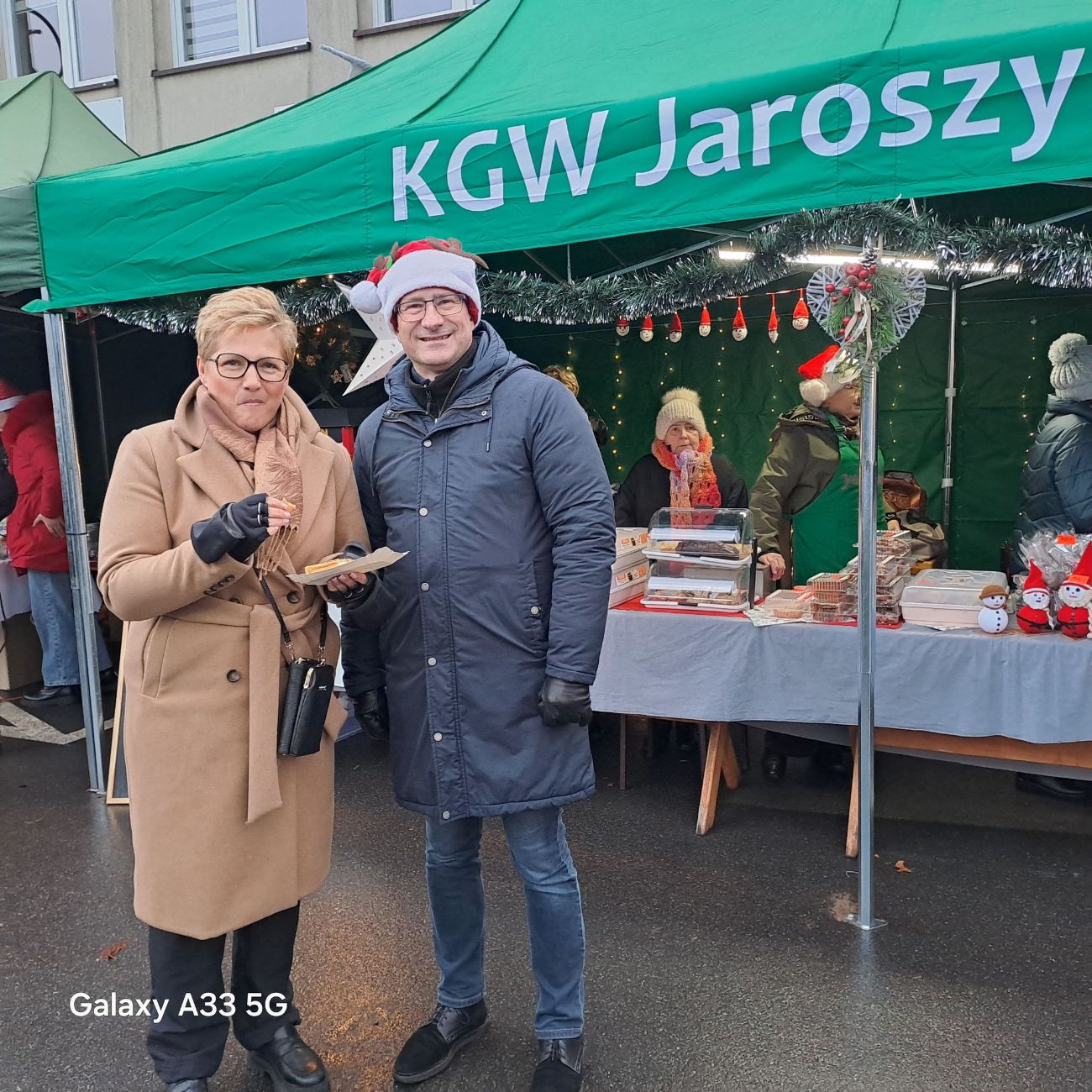 Fotorelacja z JARMARKU BOŻONARODZENIOWEGO na rynku w Lądku
