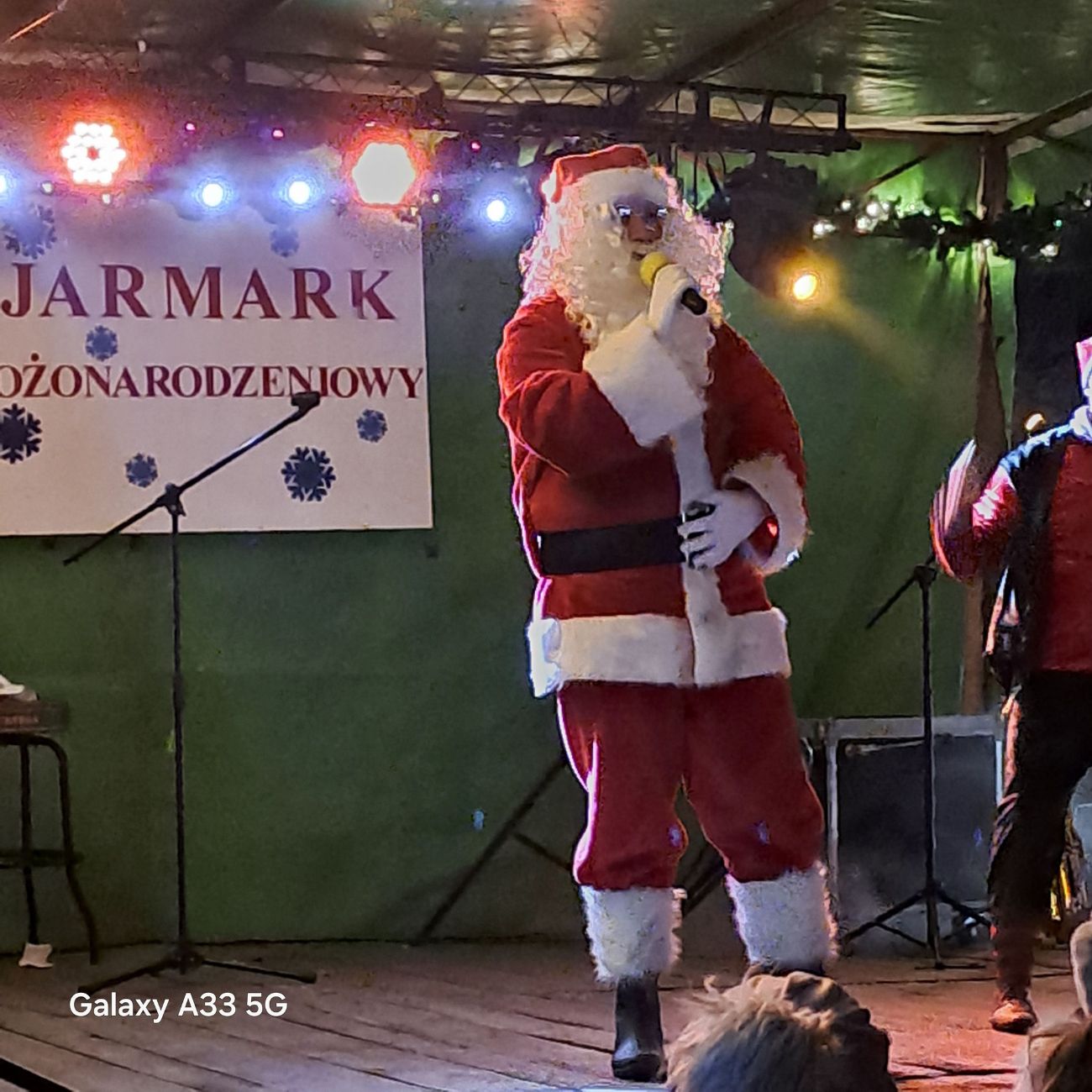 Fotorelacja z JARMARKU BOŻONARODZENIOWEGO na rynku w Lądku