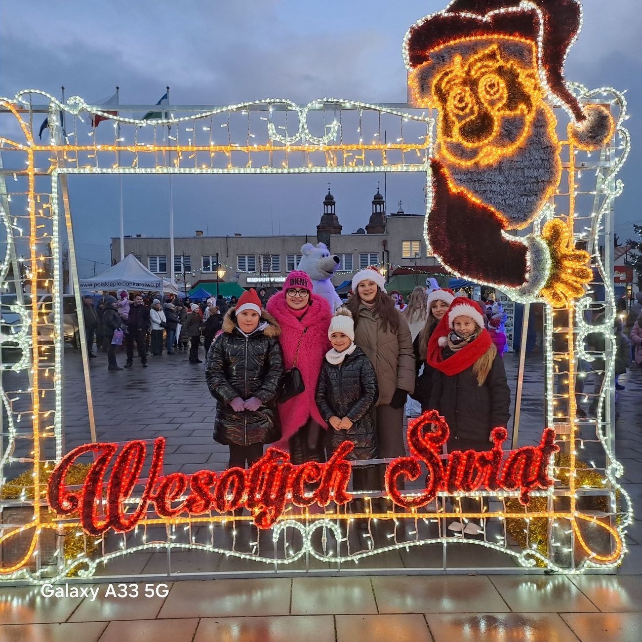 Fotorelacja z JARMARKU BOŻONARODZENIOWEGO na rynku w Lądku
