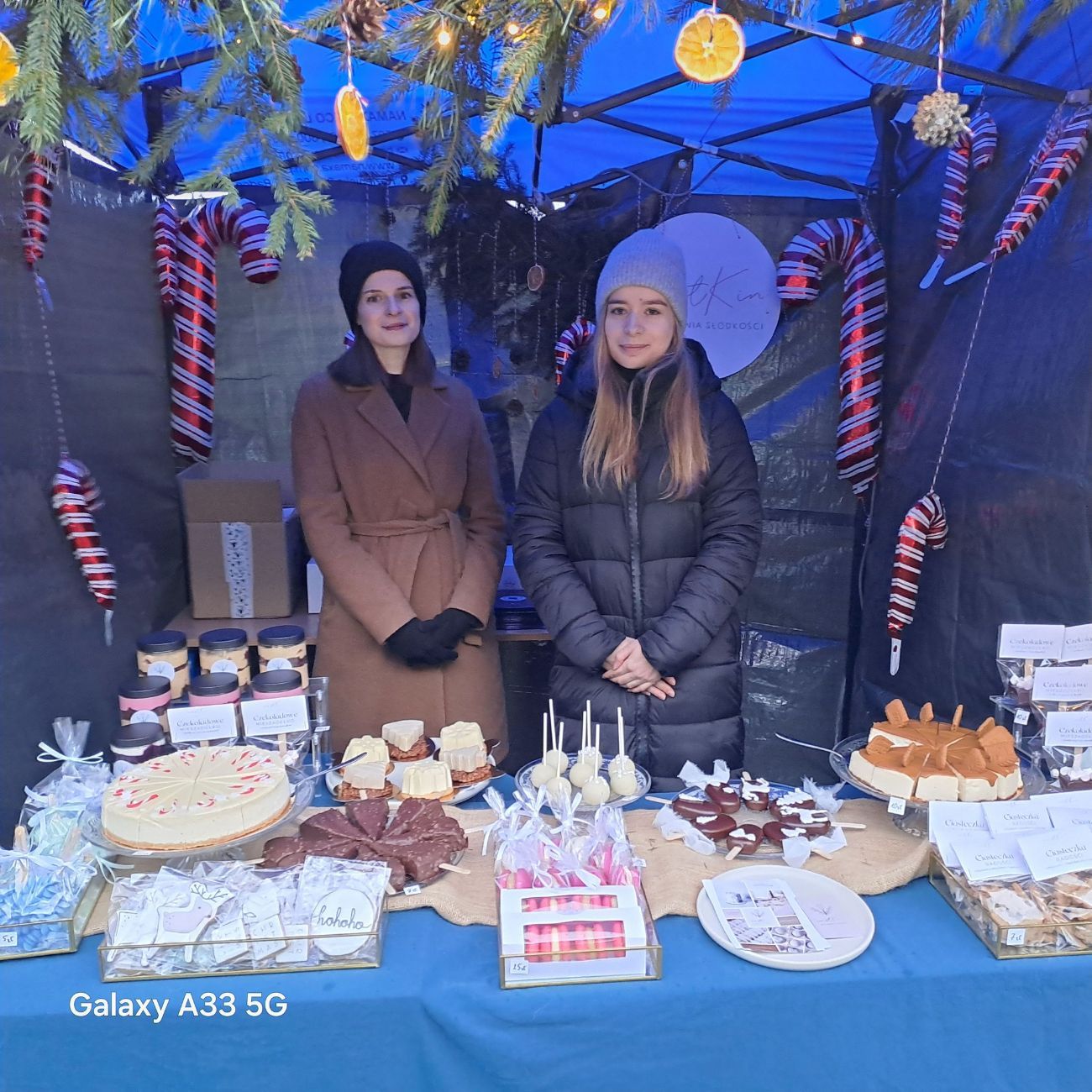 Fotorelacja z JARMARKU BOŻONARODZENIOWEGO na rynku w Lądku