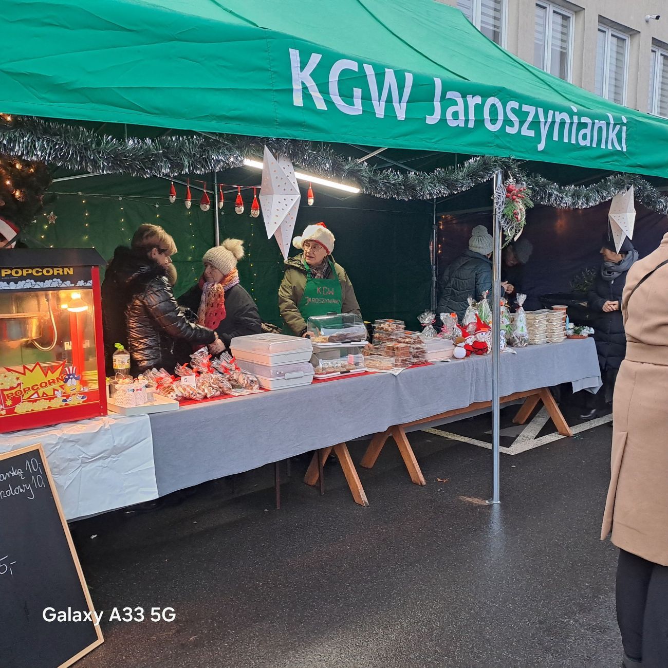 Fotorelacja z JARMARKU BOŻONARODZENIOWEGO na rynku w Lądku