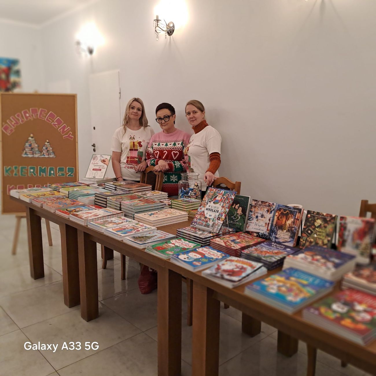 Fotorelacja z JARMARKU BOŻONARODZENIOWEGO na rynku w Lądku