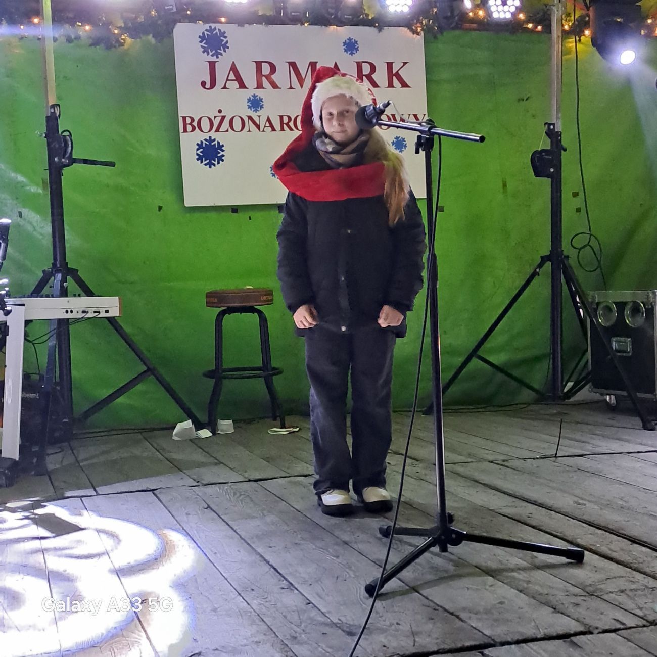 Fotorelacja z JARMARKU BOŻONARODZENIOWEGO na rynku w Lądku