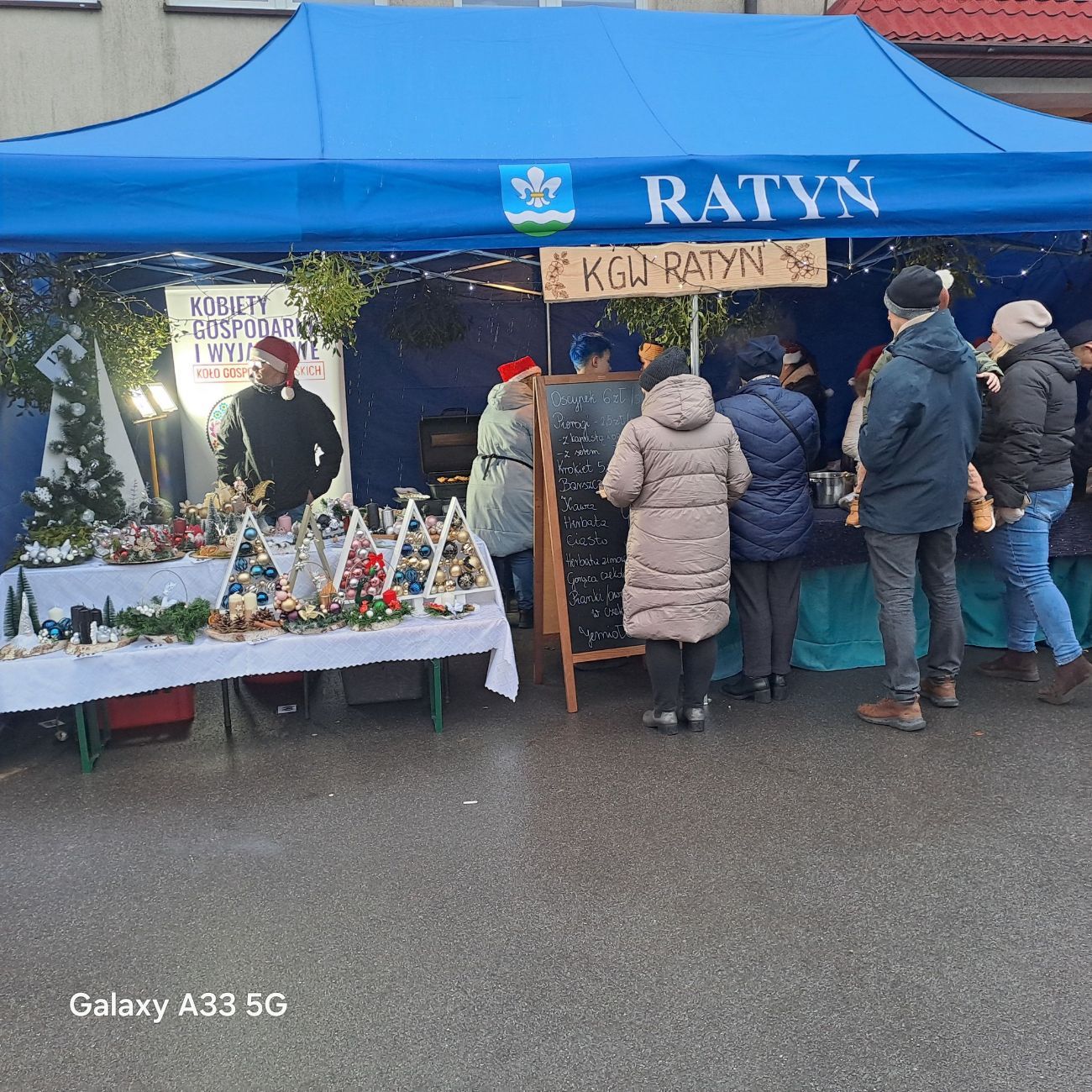 Fotorelacja z JARMARKU BOŻONARODZENIOWEGO na rynku w Lądku