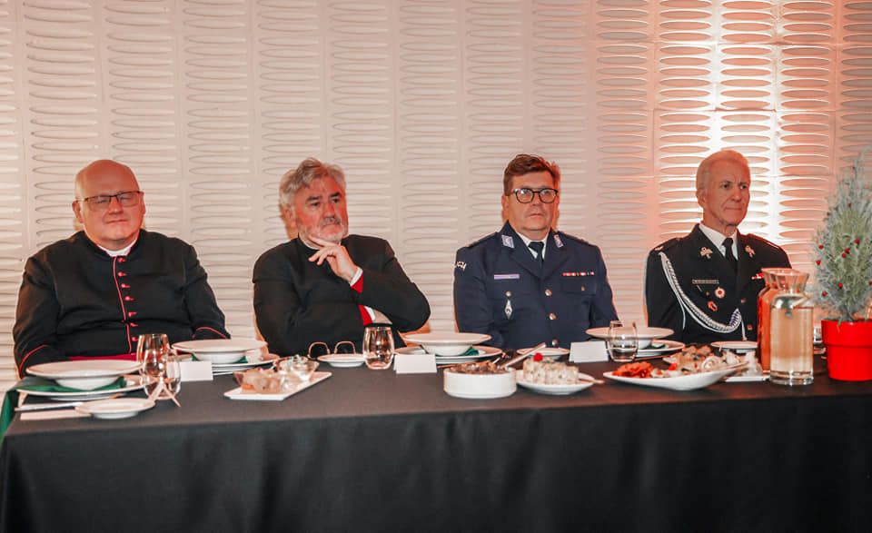 Ponad 200 osób na spotkaniu wigilijnym. Zobacz zdjęcia