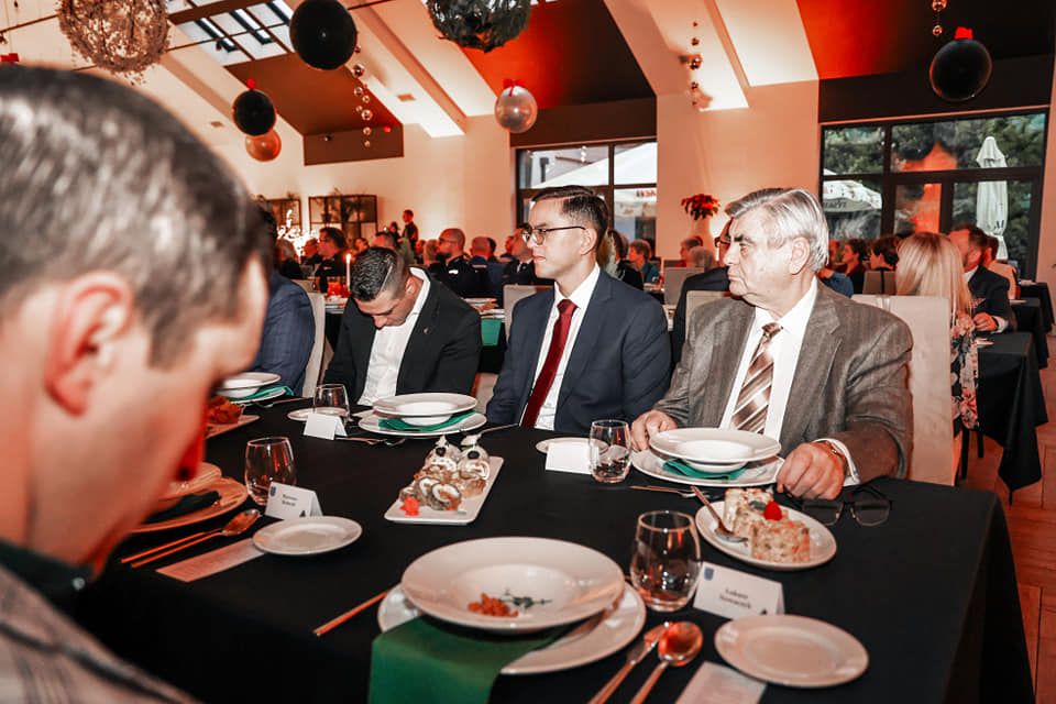 Ponad 200 osób na spotkaniu wigilijnym. Zobacz zdjęcia