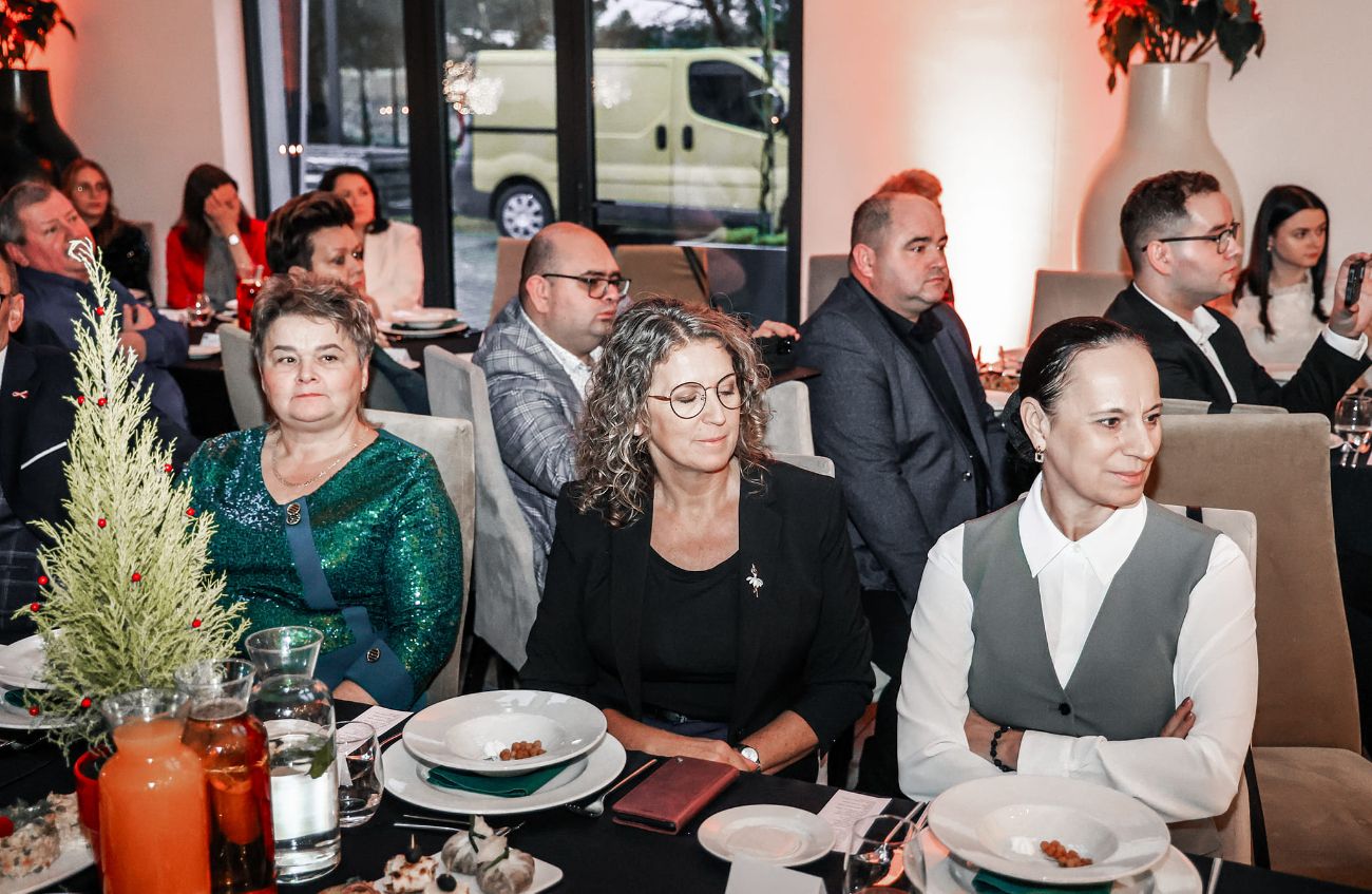 Ponad 200 osób na spotkaniu wigilijnym. Zobacz zdjęcia