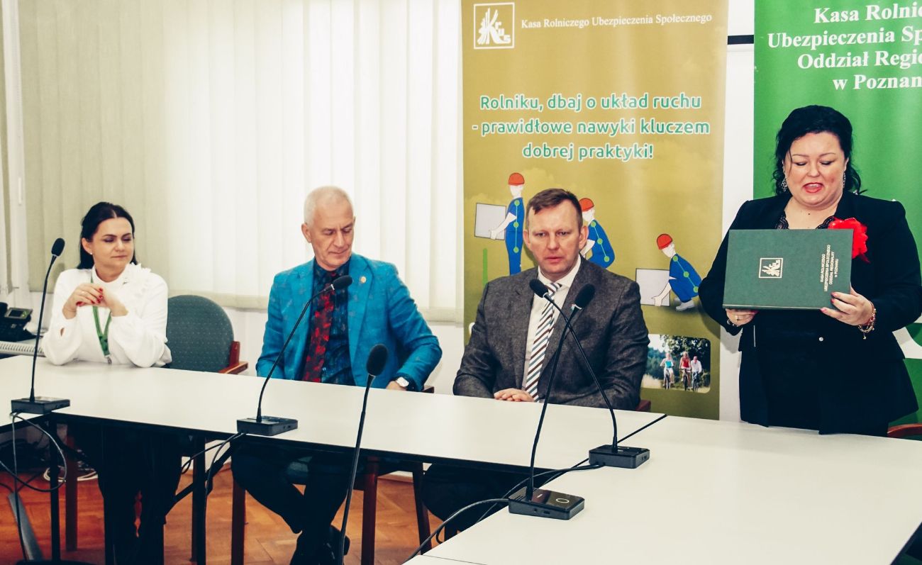 „Gdy zdrowie dopisuje, bezpiecznie rolnik pracuje”.