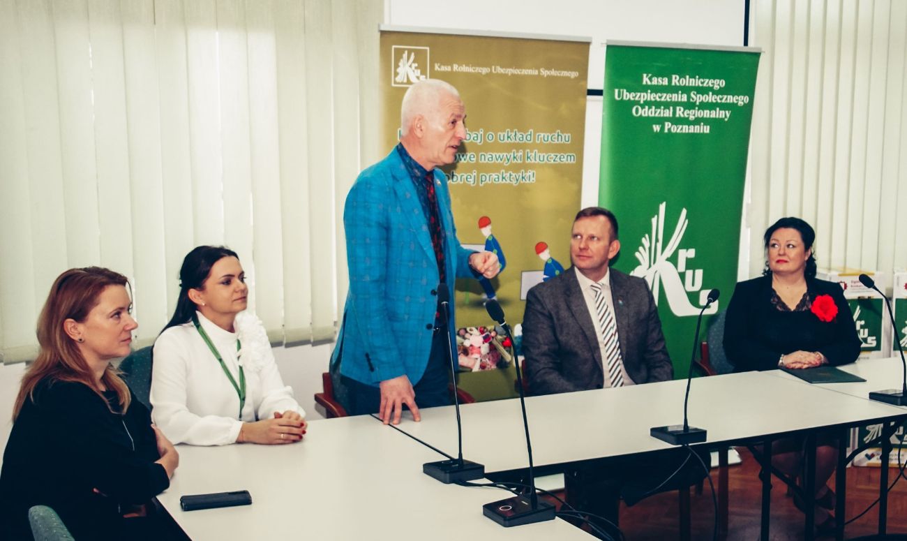 „Gdy zdrowie dopisuje, bezpiecznie rolnik pracuje”.