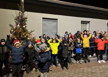 Własnoręcznie ozdoby trafiły na drzewko