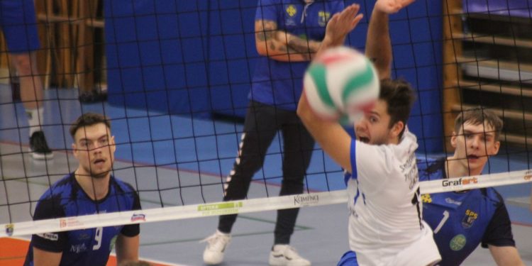 Wygrali bez straty seta