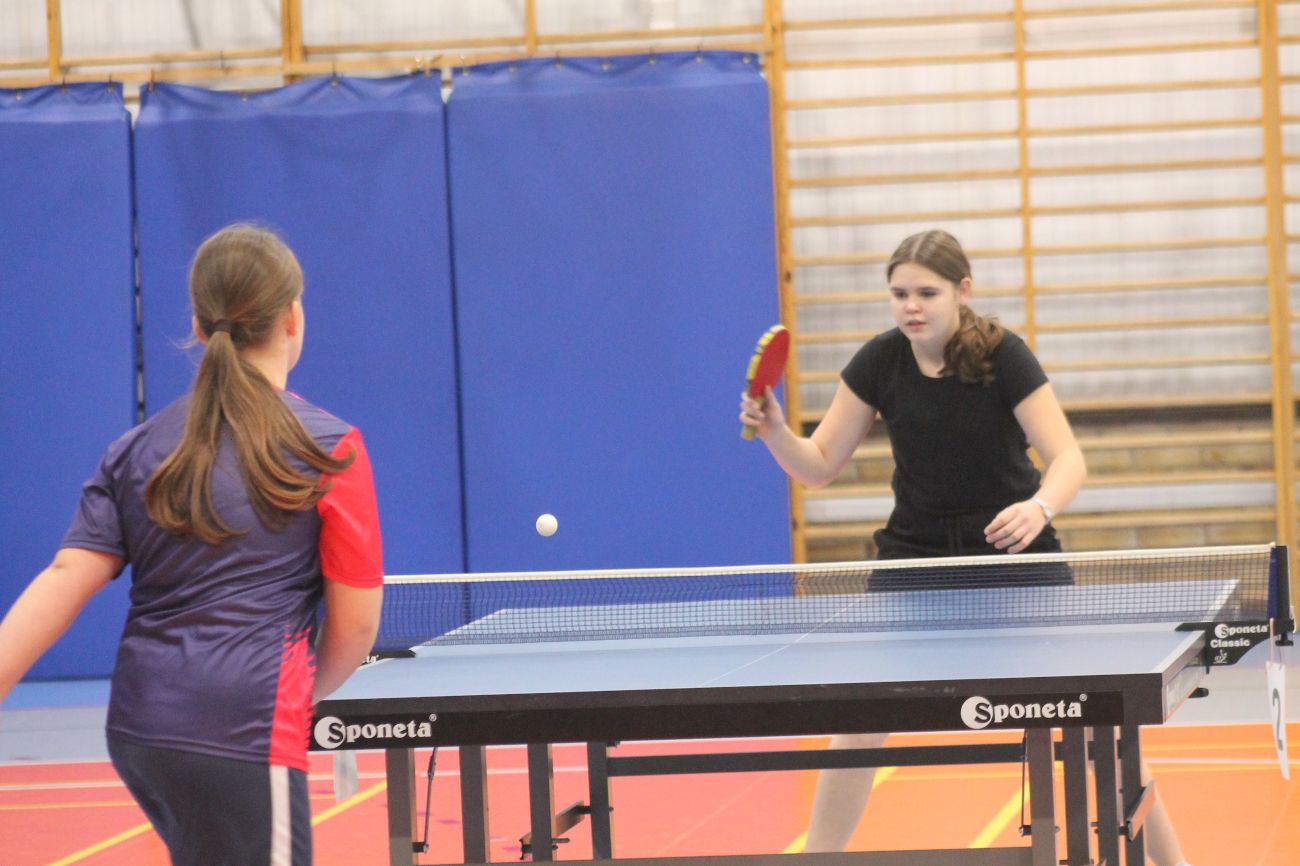 Mikołaj przy tenisowym stole