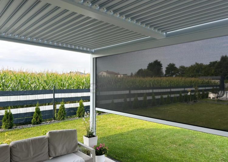 Pergola tarasowa z zasłonami – jak stworzyć przytulną strefę relaksu na tarasie?