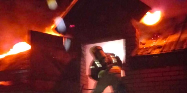 W nocy wybuchł pożar. Ponad 40 strażaków w akcji