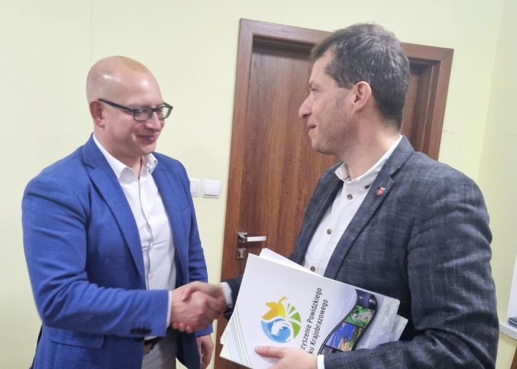 Dwie gminy przyjęte do stowarzyszenia