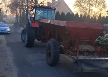 W okolicy: Pijany jechał ciągnikiem. Zatrzymał go inny kierowca