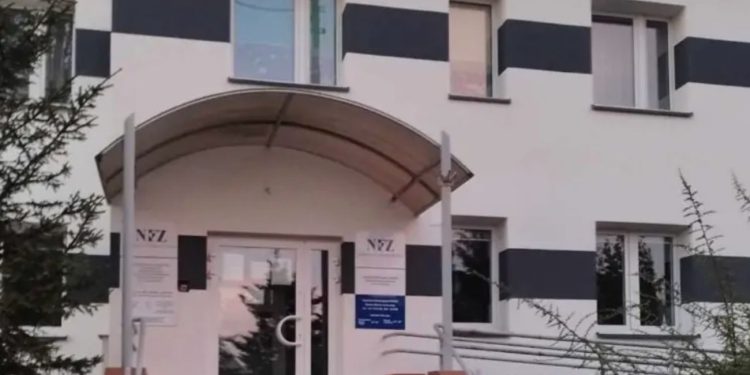 Tragedia w ośrodku zdrowia. Mężczyzna nie żyje