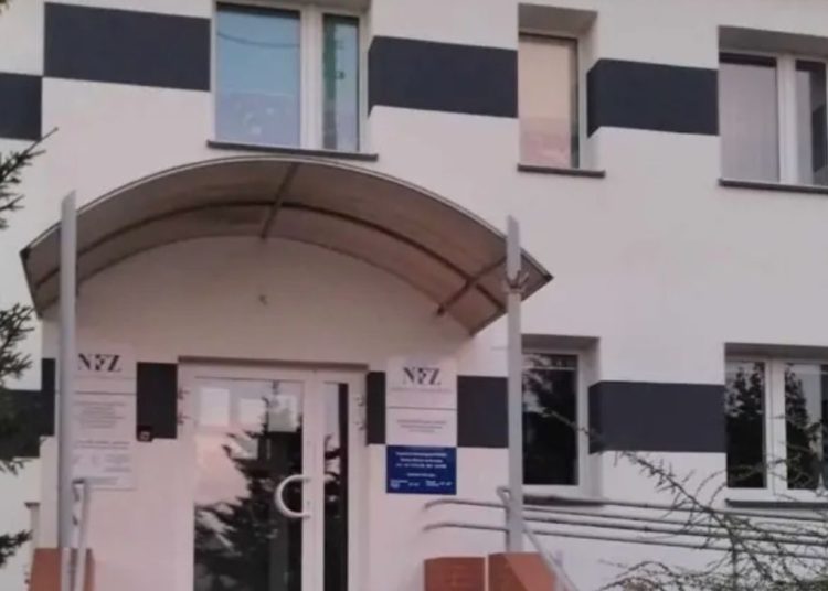 Tragedia w ośrodku zdrowia. Mężczyzna nie żyje