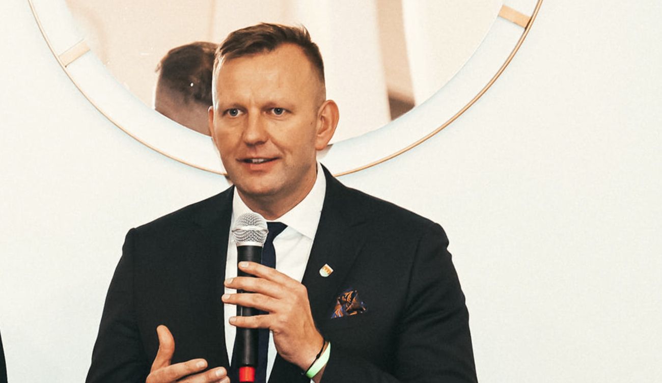 W tej roli starosty jeszcze nie widzieliście