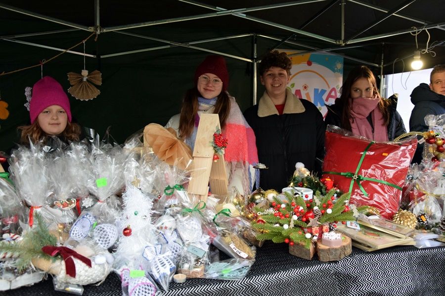 Świątecznie w Strzałowie. Zobacz zdjęcia z jarmarku