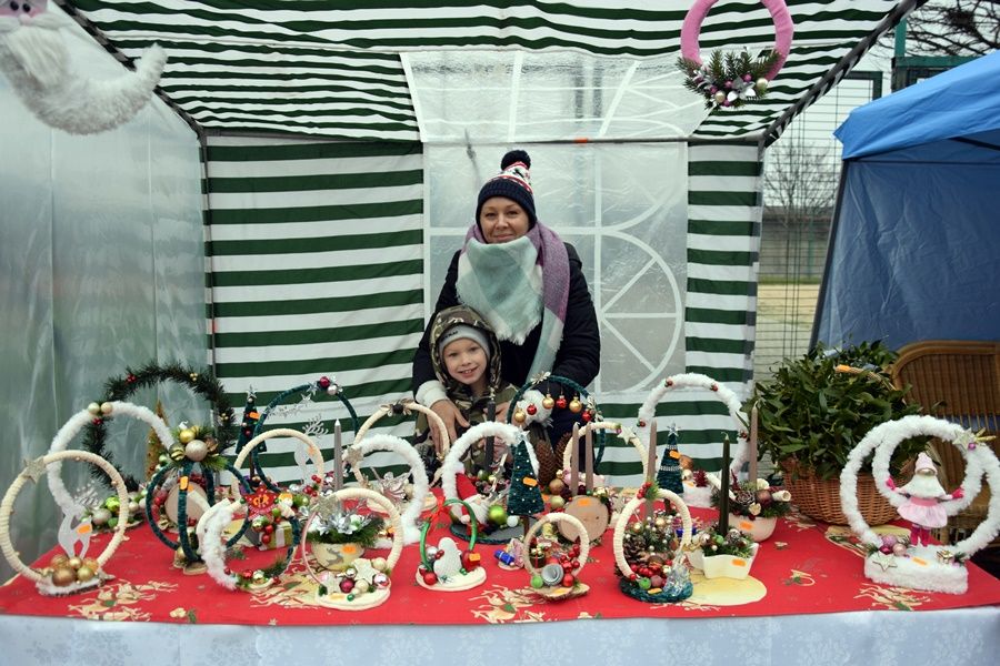 Świątecznie w Strzałowie. Zobacz zdjęcia z jarmarku