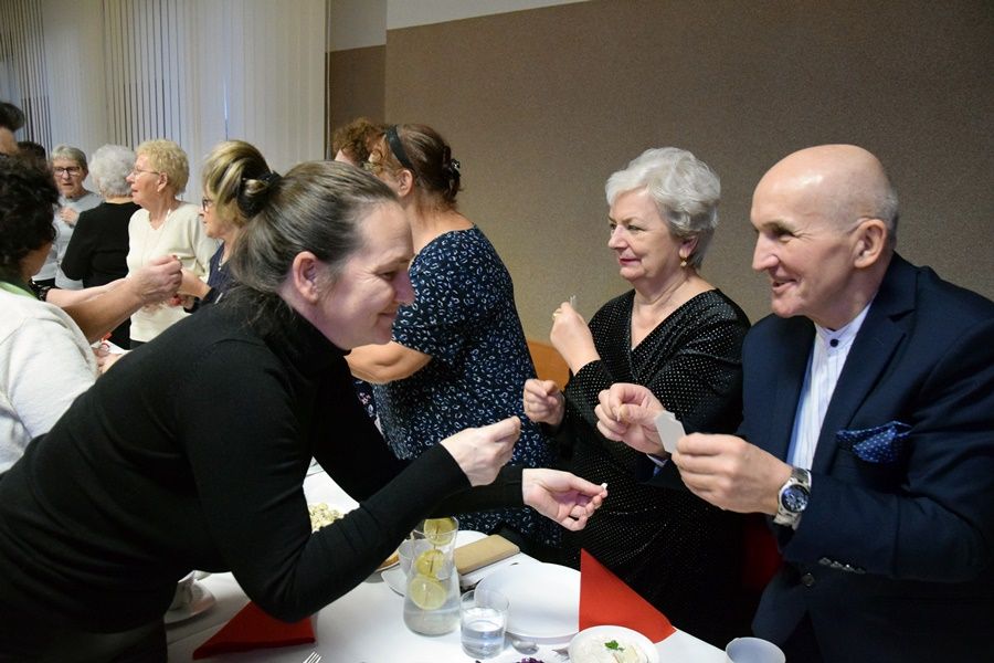 Ponad 200 osób na Wigilii ZDJĘCIA