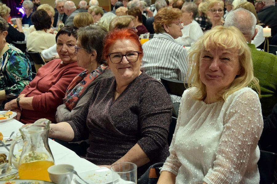 Ponad 200 osób na Wigilii ZDJĘCIA