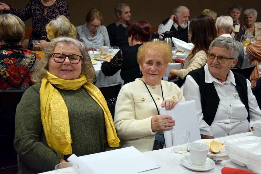 Ponad 200 osób na Wigilii ZDJĘCIA