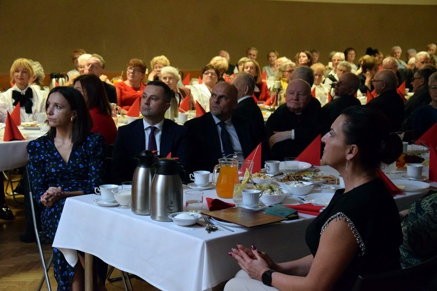 Ponad 200 osób na Wigilii ZDJĘCIA