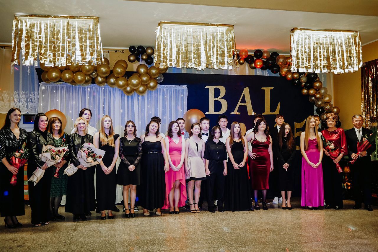 Bal VIII klasy w Drążnej