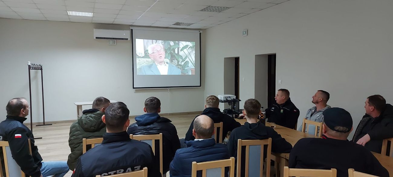 Święto spędzili na szkoleniu. Wcześniej zawyła syrena