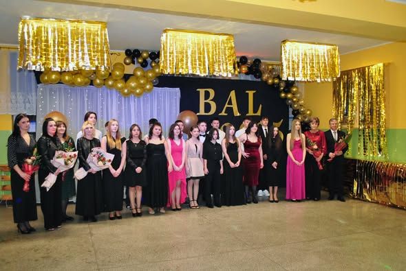 Bal VIII klasy w DRążnej