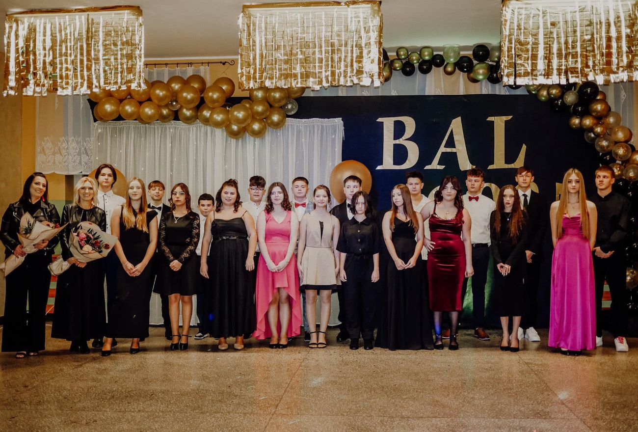 Bal VIII klasy w DRążnej