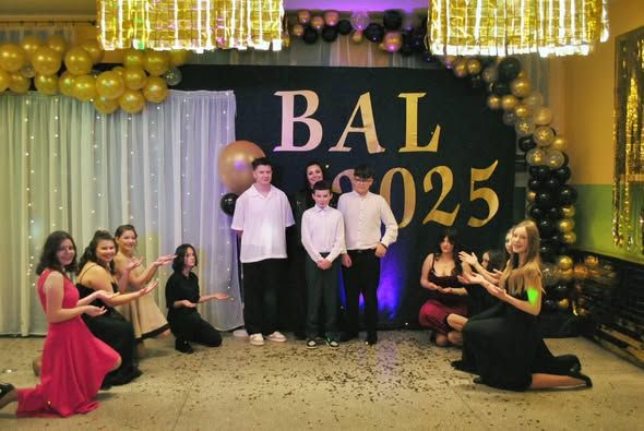 Bal VIII klasy w DRążnej