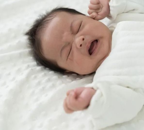 Jak poradzić sobie z regresem snu u niemowląt?