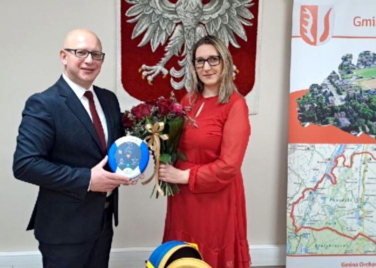 Gmina dostała defibrylator. Dzięki mieszkance