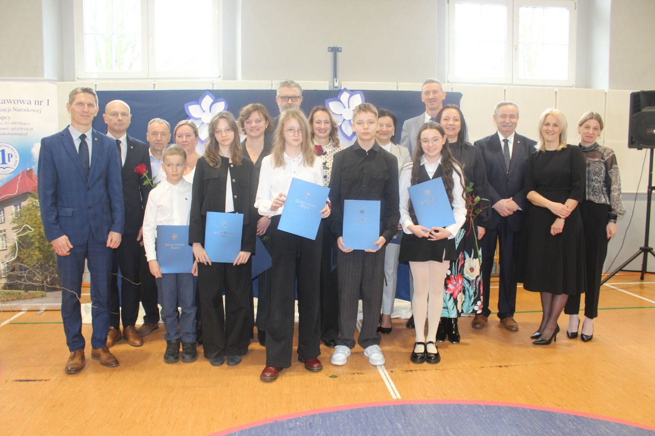 Stypendia w Jedynce. Gratulujemy!