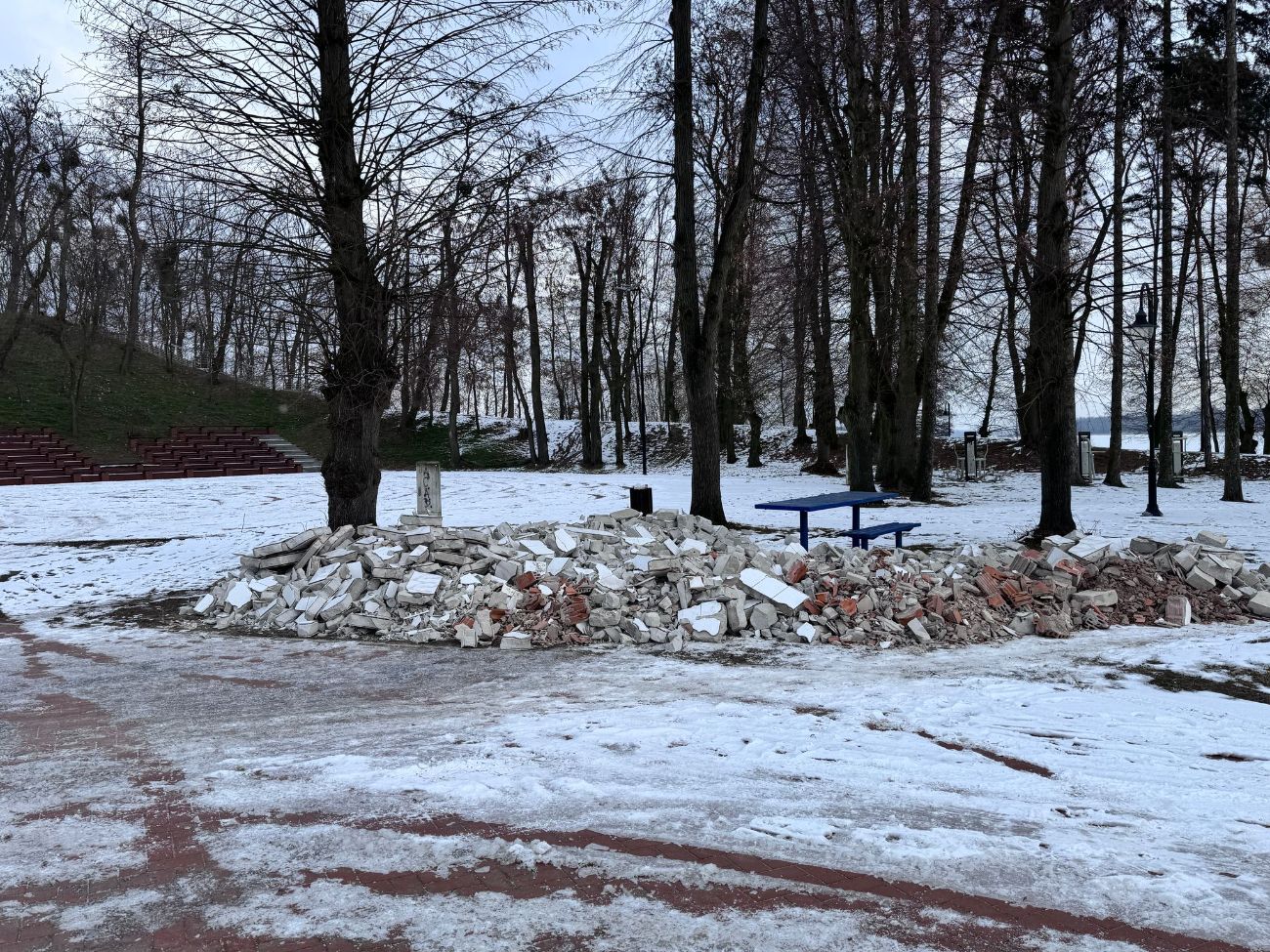 Ruszyły prace w Łazienkach i Przybrodzinie