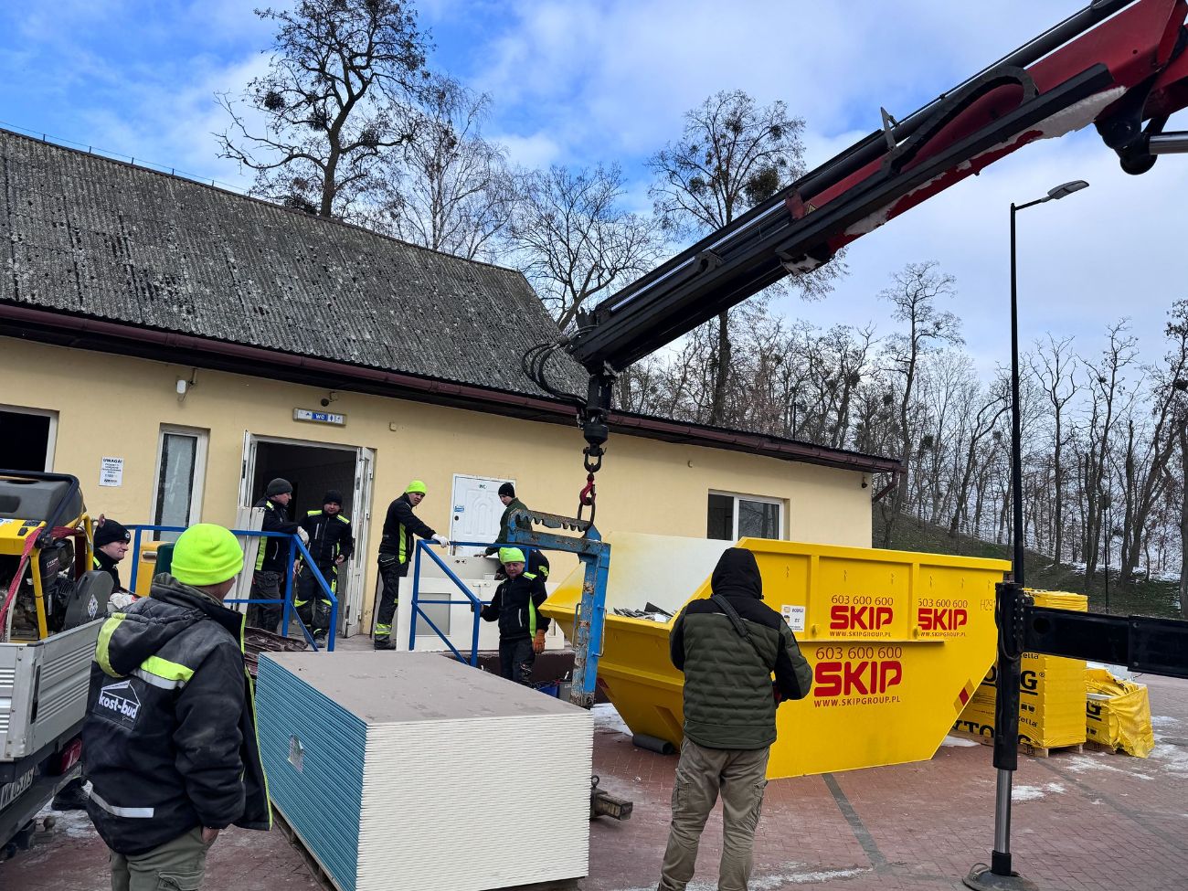 Ruszyły prace w Łazienkach i Przybrodzinie