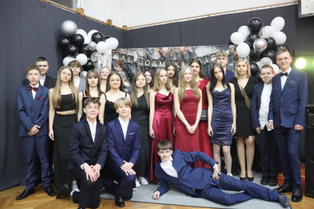 Bal VIII klasy w Cieninie Kościelnym