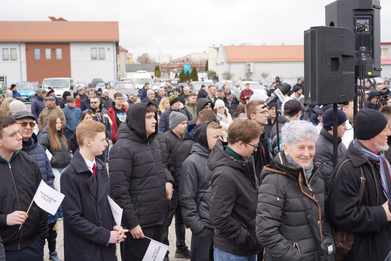 Mentzen w Słupcy. Wielu ludzi przyszło na spotkanie ZDJĘCIA