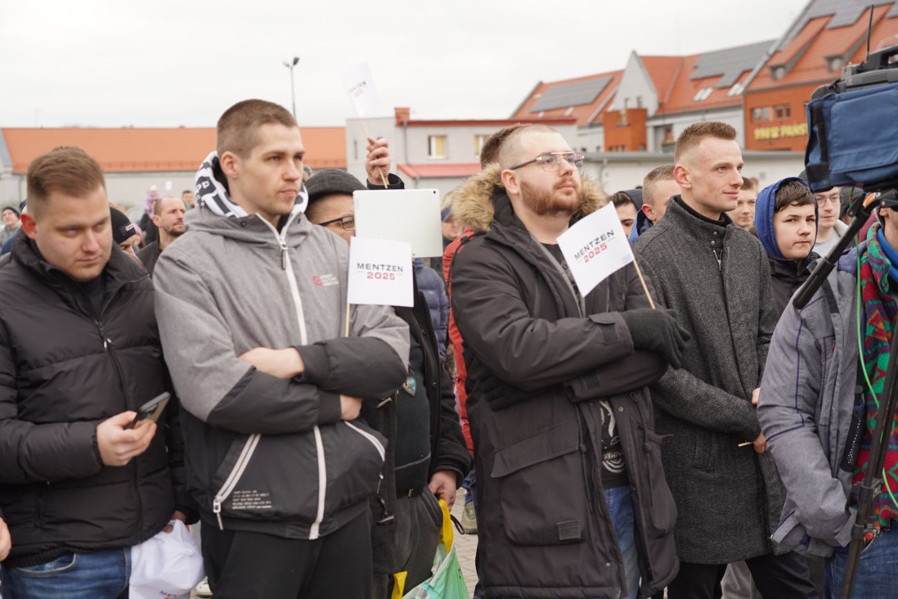 Mentzen w Słupcy. Wielu ludzi przyszło na spotkanie ZDJĘCIA