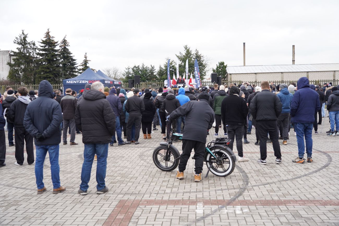 Mentzen w Słupcy. Wielu ludzi przyszło na spotkanie ZDJĘCIA