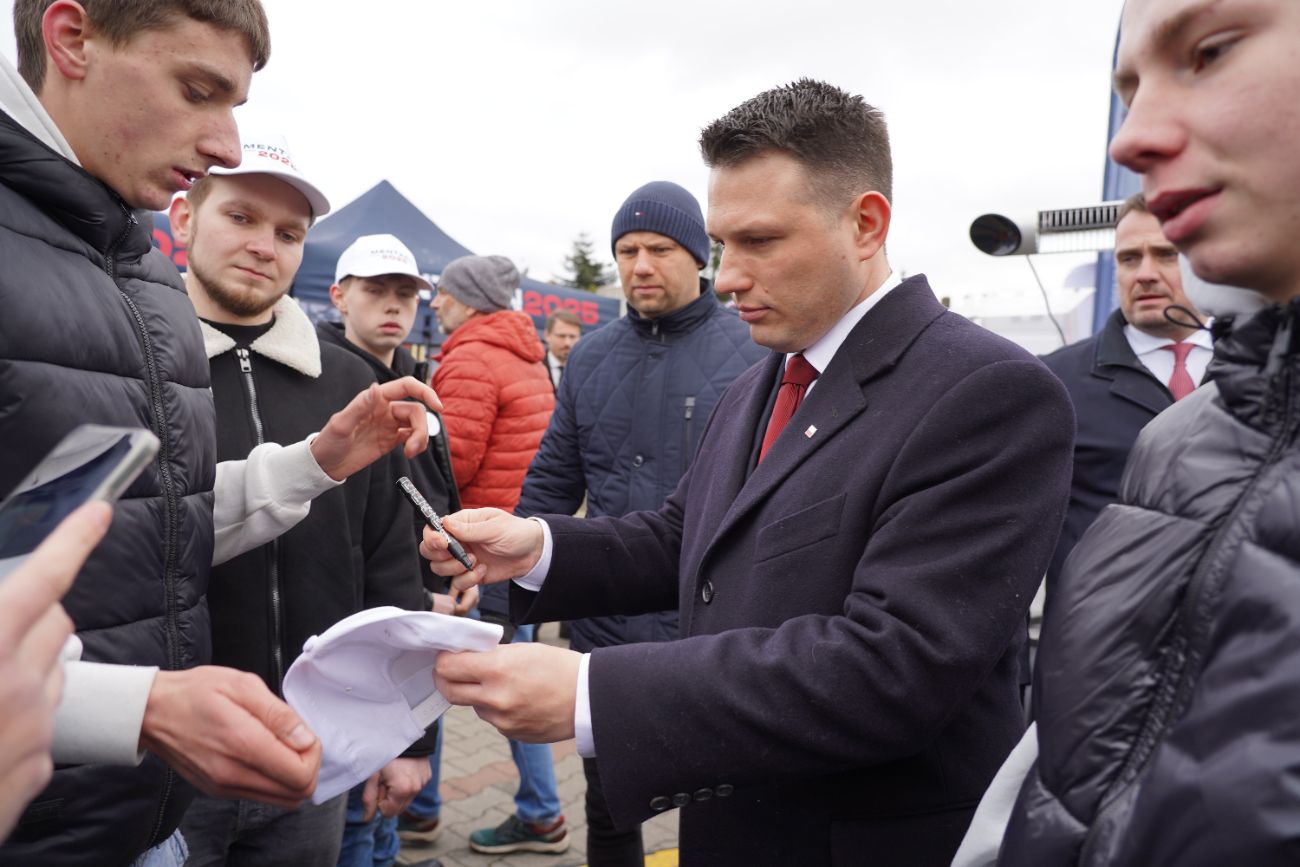 Mentzen w Słupcy. Wielu ludzi przyszło na spotkanie ZDJĘCIA