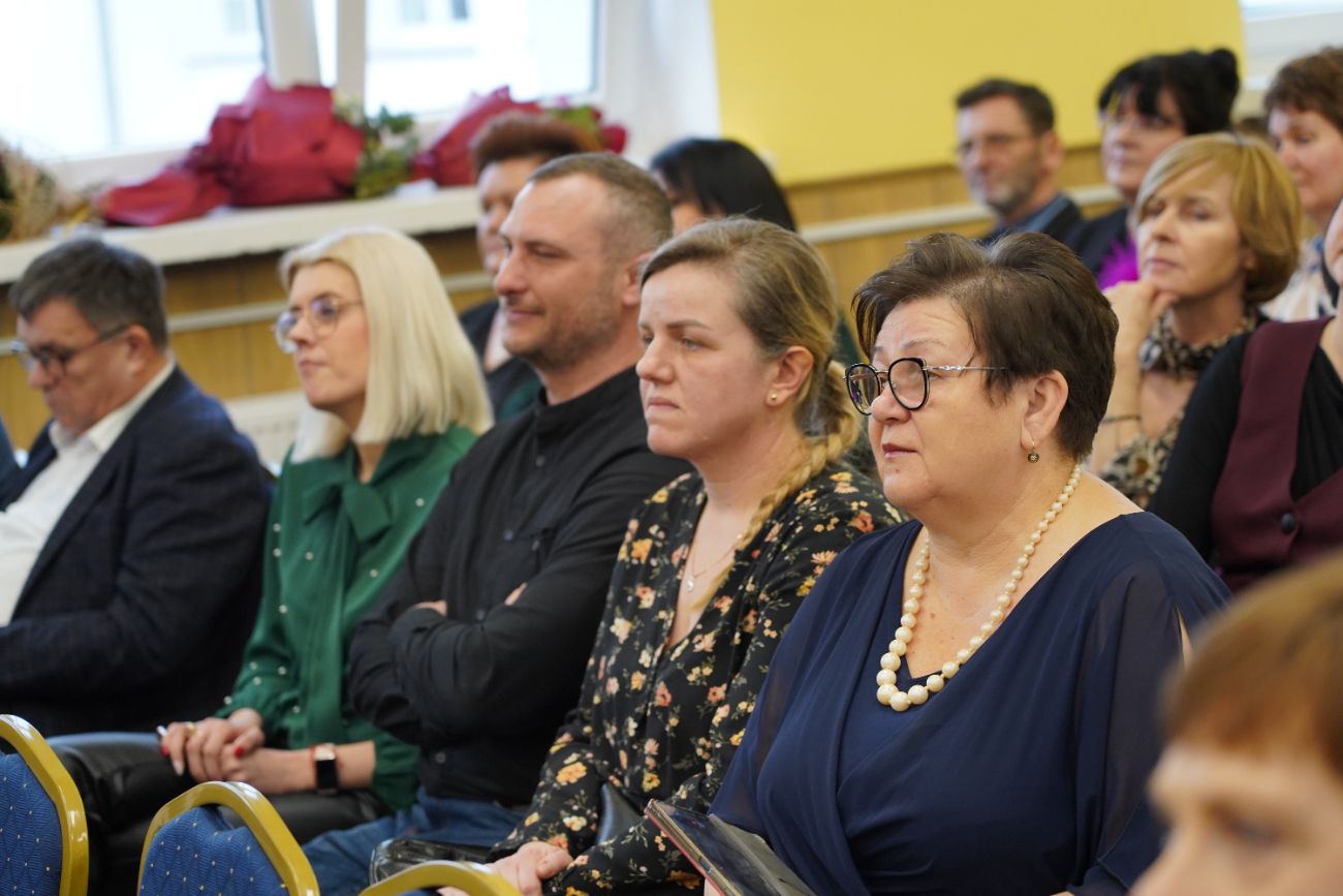 Pożegnał się ze szkołą, której 37 lat był dyrektorem