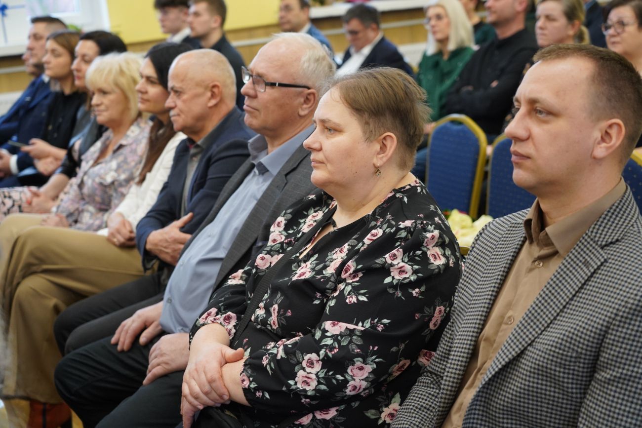 Pożegnał się ze szkołą, której 37 lat był dyrektorem