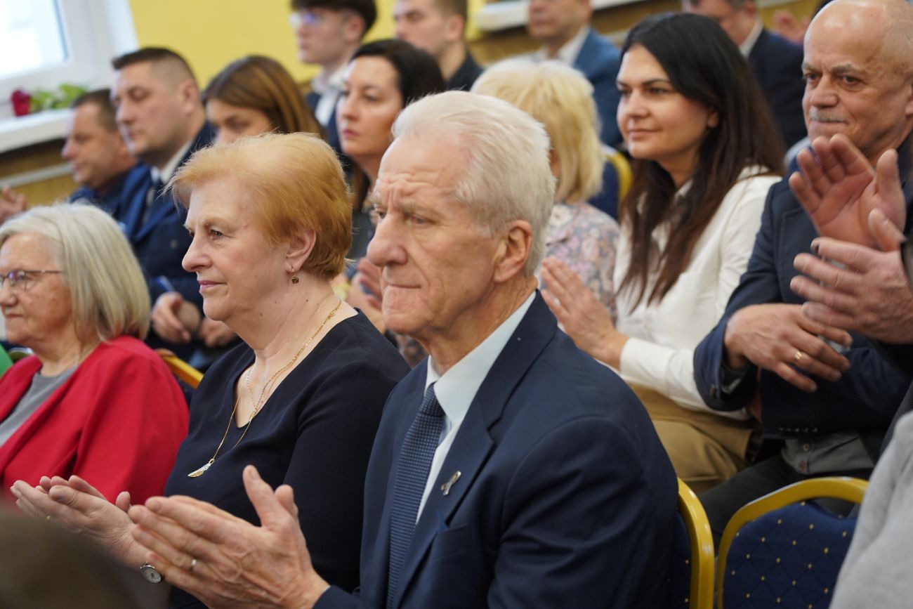 Pożegnał się ze szkołą, której 37 lat był dyrektorem